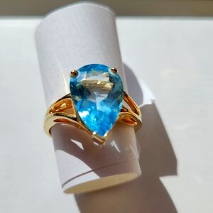 Topaz tear drop  and gold ring